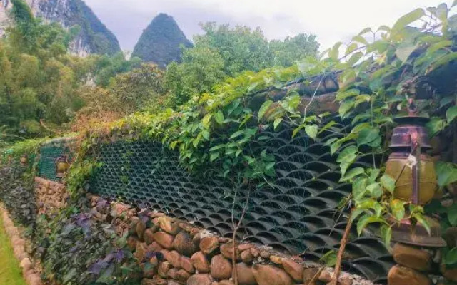 Yangshuo Xingping Li River Inn