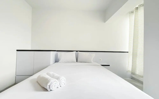Homey And Cozy Studio Apartment At The Alton