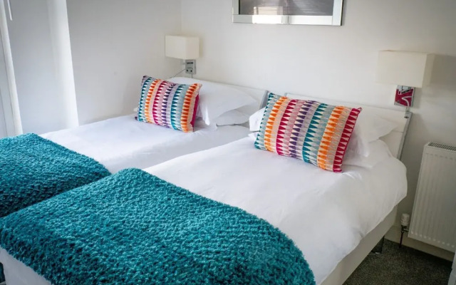 Captivating House in Aberdare Sleeps 6 Near Brecon