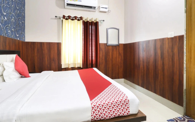 Hotel Moon Light by OYO Rooms
