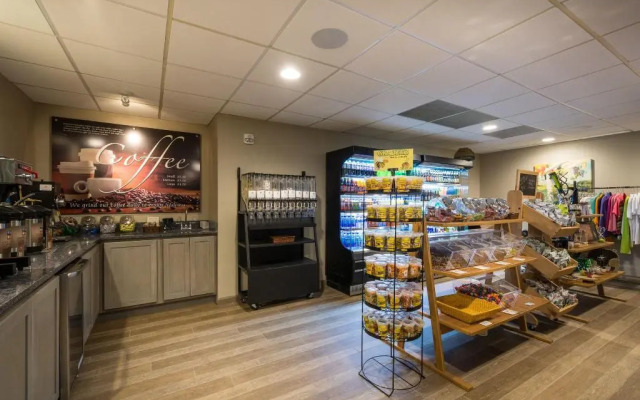 Lodge Of Four Seasons Golf Resort, Marina & Spa