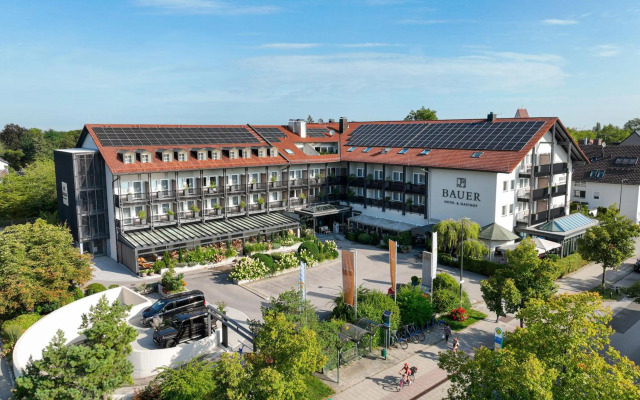 Bauer Hotel & Restaurant