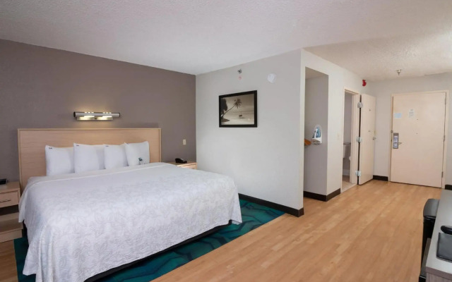 Red Roof Inn PLUS+ Miami Airport