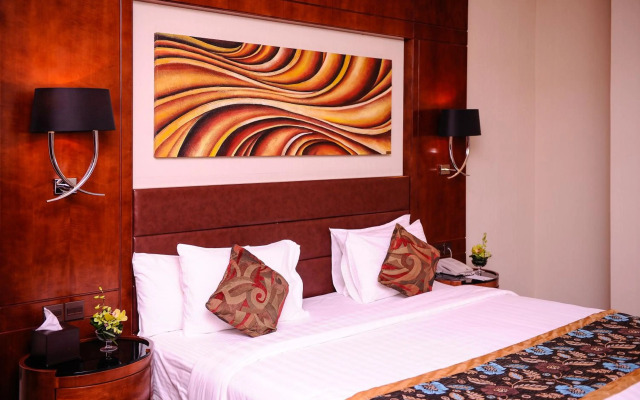 Sunday Qaser Alhamra