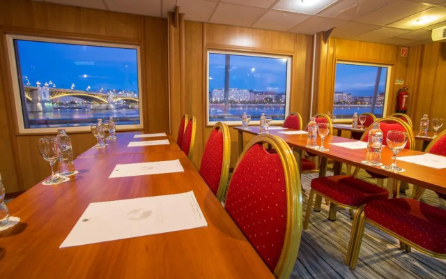 Grand Jules Boat Hotel Budapest