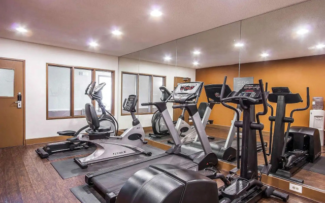 La Quinta Inn & Suites by Wyndham Memphis I-240