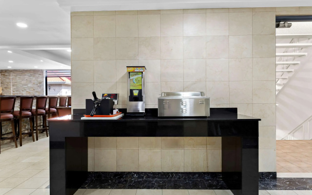 SureStay Plus by Best Western Windsor