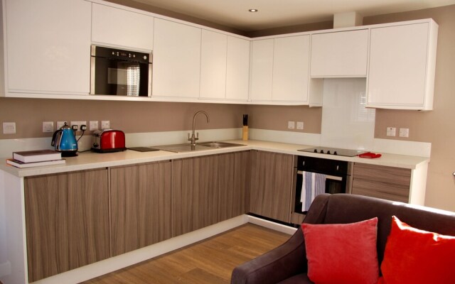 Lux Living Apartments - Florian House
