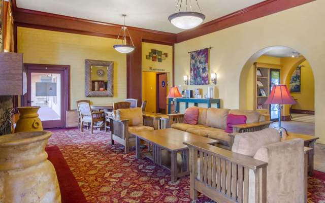 Inn Marin and Suites, an Ascend Collection Hotel