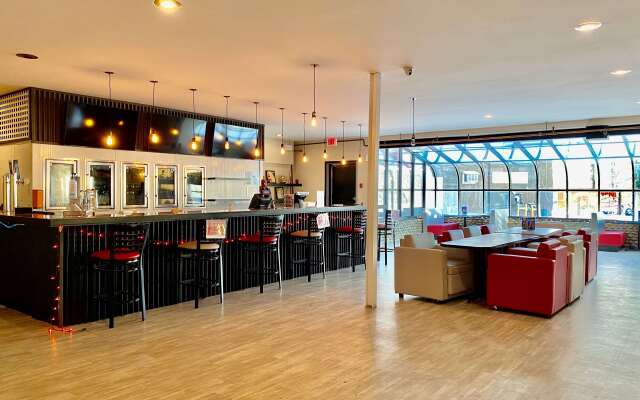 Ramada by Wyndham Whitecourt