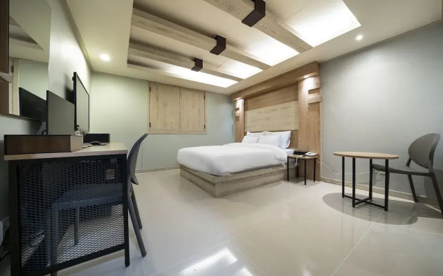 Suwon Haenggungdong Sunstar Motel