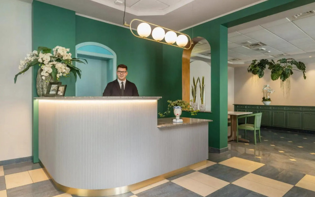 SALUS Smart & Chic Hotel