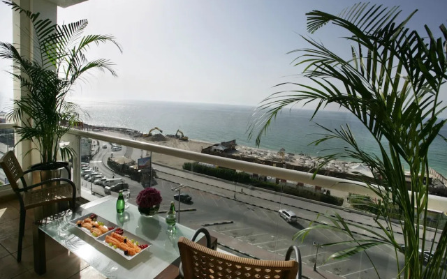 Landmark Suites Hotel