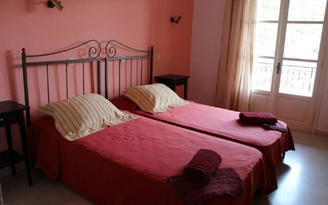 Natasa & Spyros Villa Apartments