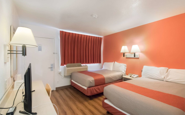Motel 6 Moses Lake, WA