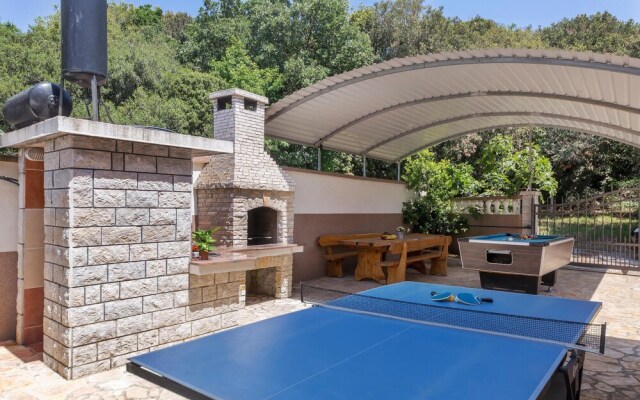 Beautiful Home in Betiga With Wifi and 4 Bedrooms