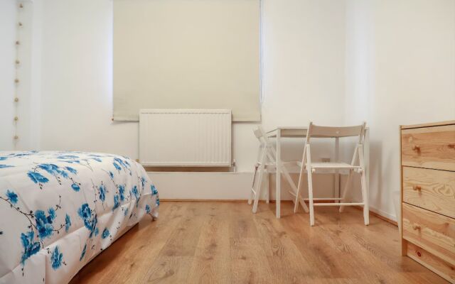 Johnson House Deluxe Double Room