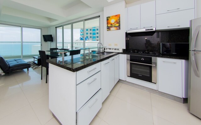 Dream Apartment, Facing the sea