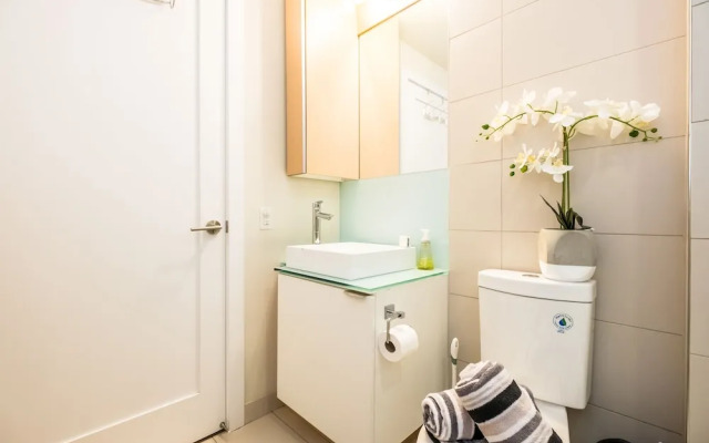 QuickStay - Ultra Luxury on Front St. (Union Station)