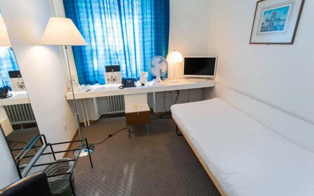 Becozy Self Check-in & Pop-up Hotel