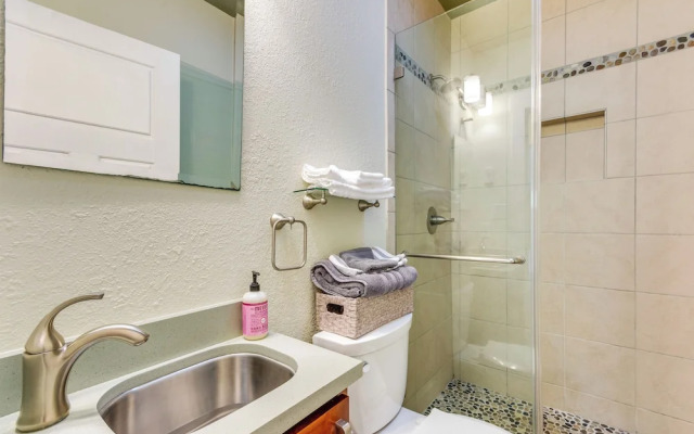 Stay & Play in Pensacola: Apartment Near Dtwn