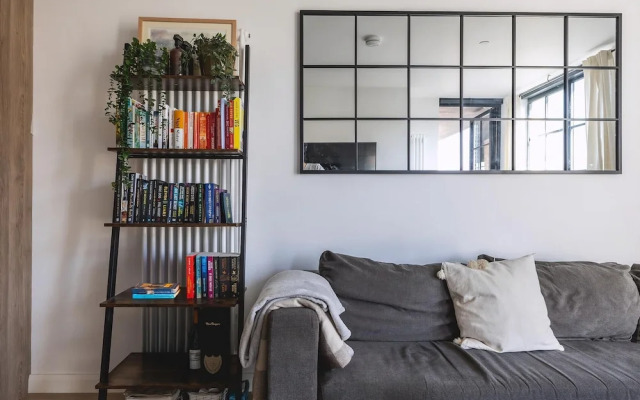 Stylish Hackney Wick Apartment With Terrace
