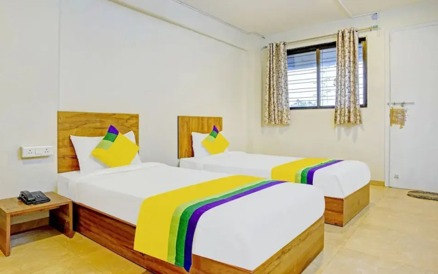 Itsy Hotels Oasis Pride