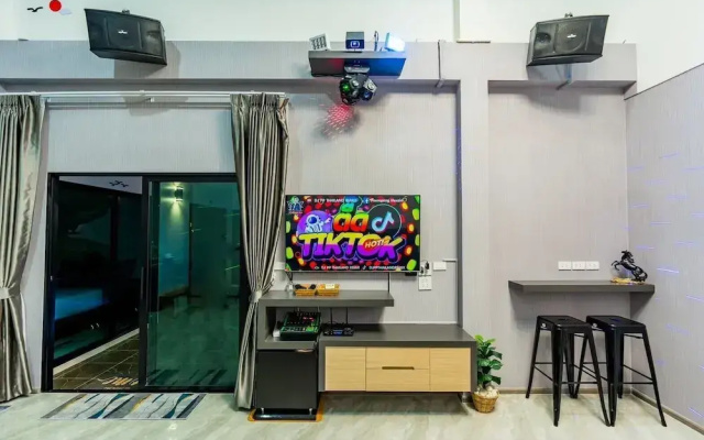 58-20 Pool Villa
