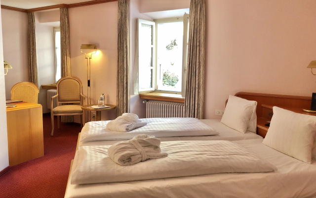 Thermalhotels und Walliser Alpentherme & SPA Leukerbad – Guest Rooms – Leukerbad