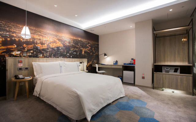 Airline Inn - Kaohsiung Station