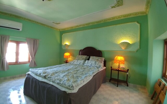 Casa Teniente Rey 16