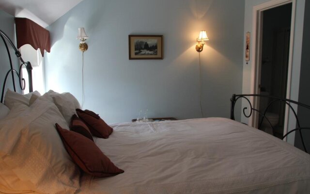 Tulips and Thistle Bed & Breakfast