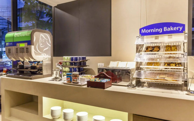 Holiday Inn Express Bangkok Sukhumvit 11 by IHG