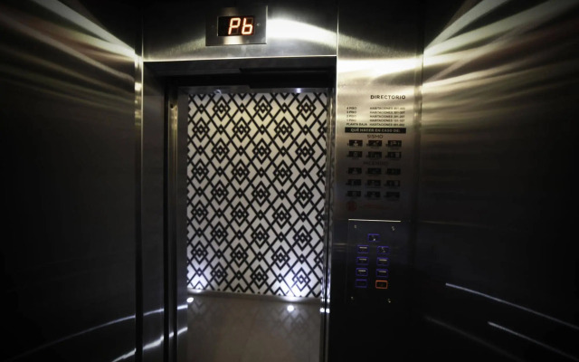 Six Hotel Guadalajara Expiatorio