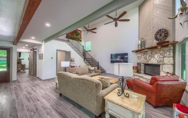 Down River Haus Ld 727 Home