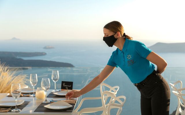 Pearl on the Cliff Hotel & Suites