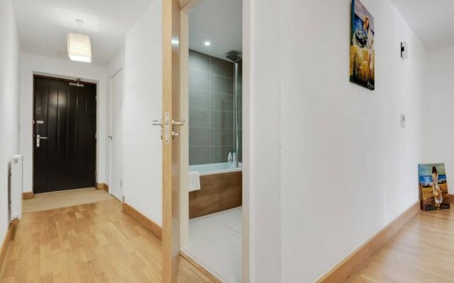 City Center Located & Modern 2 bed Flat Apartment!