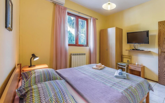 Beautiful Home in Porec With Wifi and 1 Bedrooms - Hotel in Porec - Photo 2
