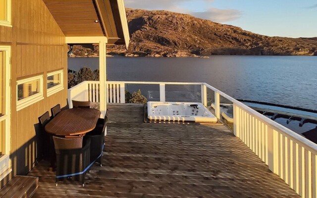 6 Person Holiday Home in Hartbakke