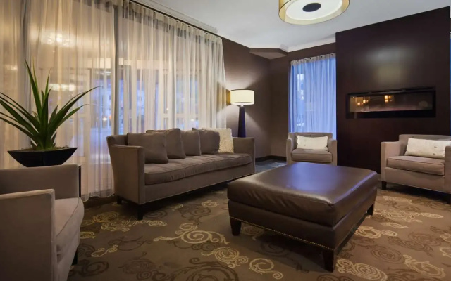 Best Western Plus Victoria Park Suites