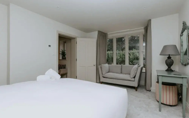 The Dragonfly - Central 2 Bedroom House