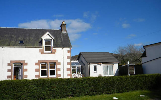 Rooms at Elmbank near Loch Ness