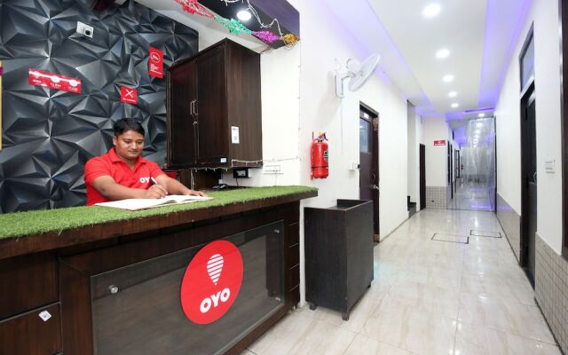 OYO 10070 Hotel Satkar Regency