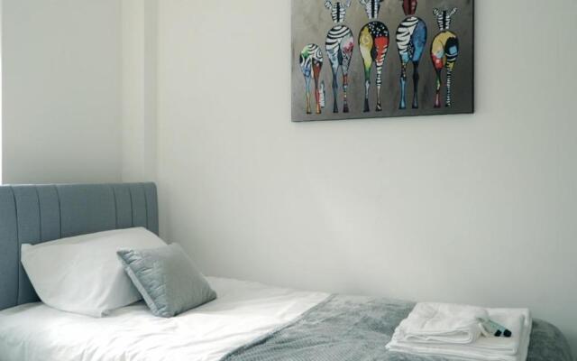Blue Apartment, 2 Bedroom with Balcony, Netflix