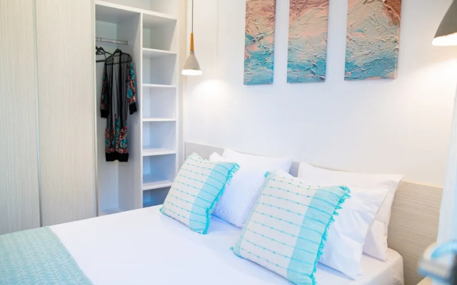 Pebble Garden Aloe - Pampas Grass