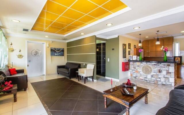 Saint George Hotel & Rooms
