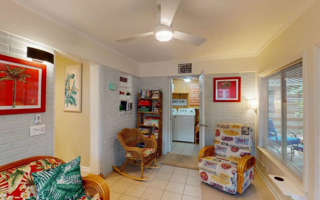 Beachy Sisters A 2 Bedroom Duplex