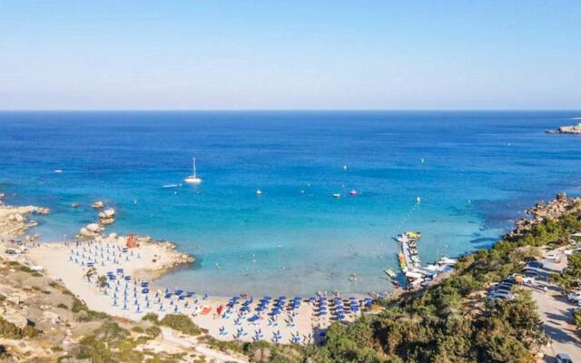 Protaras Art House Seviews