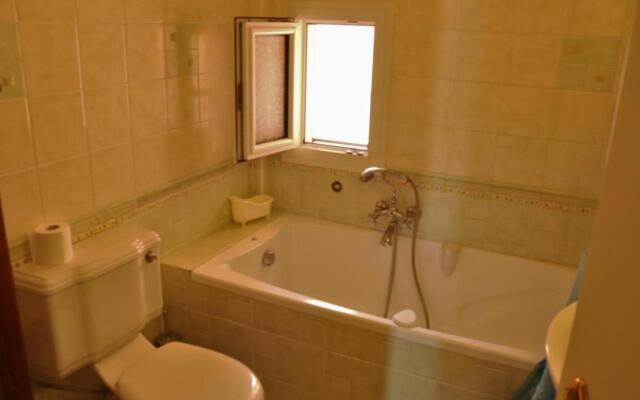 Mon Repos Two Floor Apartment