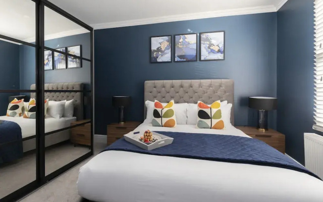 Elliot Oliver - Stunning 6 Bedroom Regency House With Parking